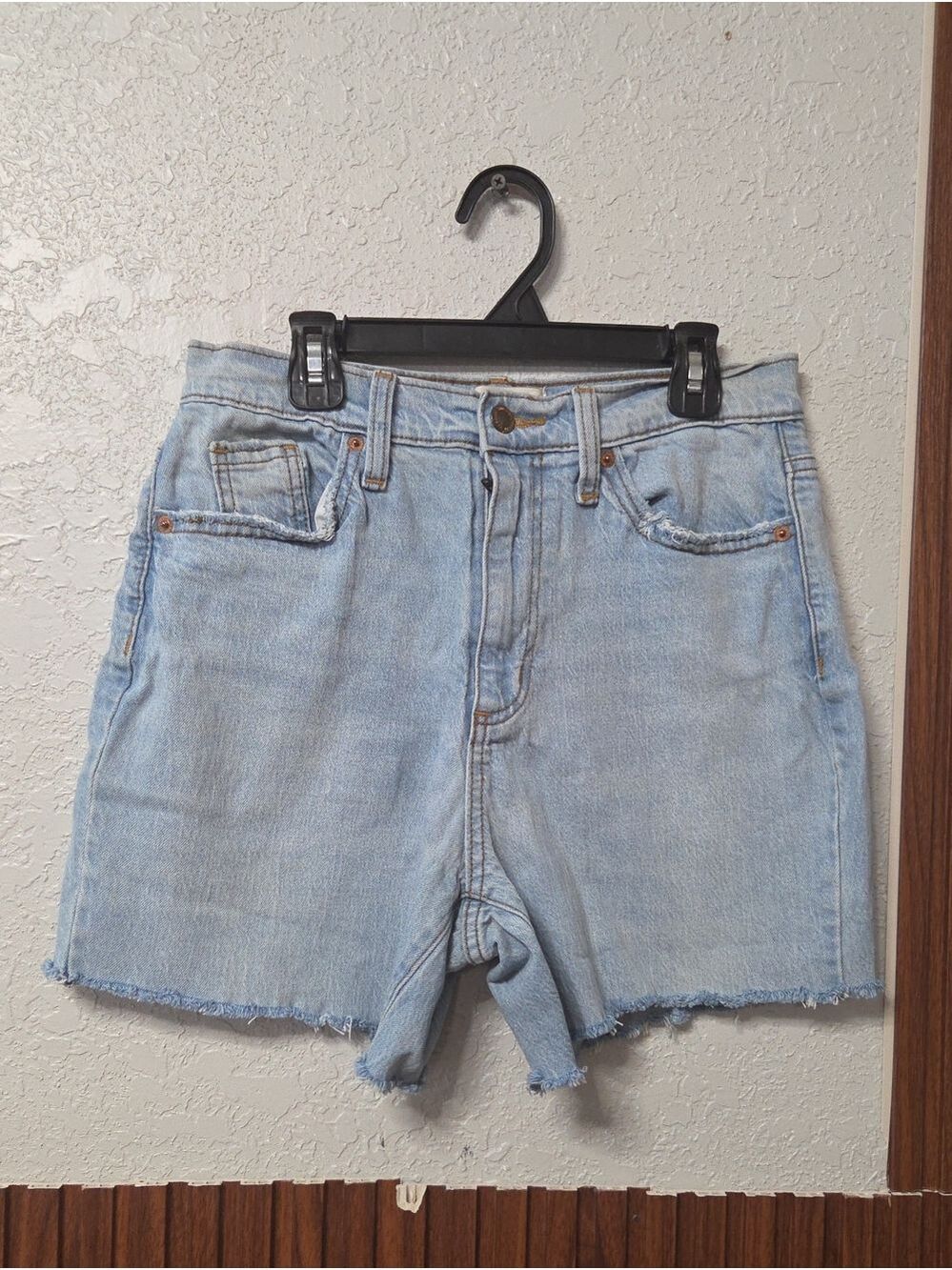 Universal Thread 90s Vintage Straight High-Rise Jeans Light Wash 4R [1955].